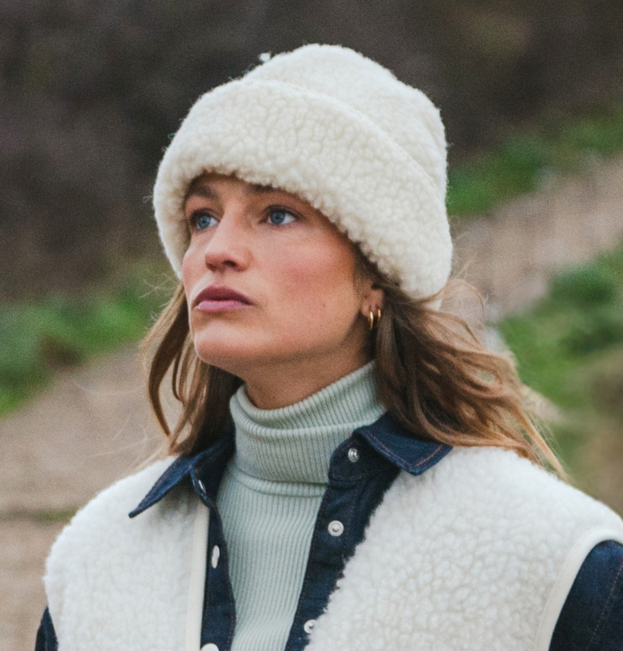 Image of a snowy hat