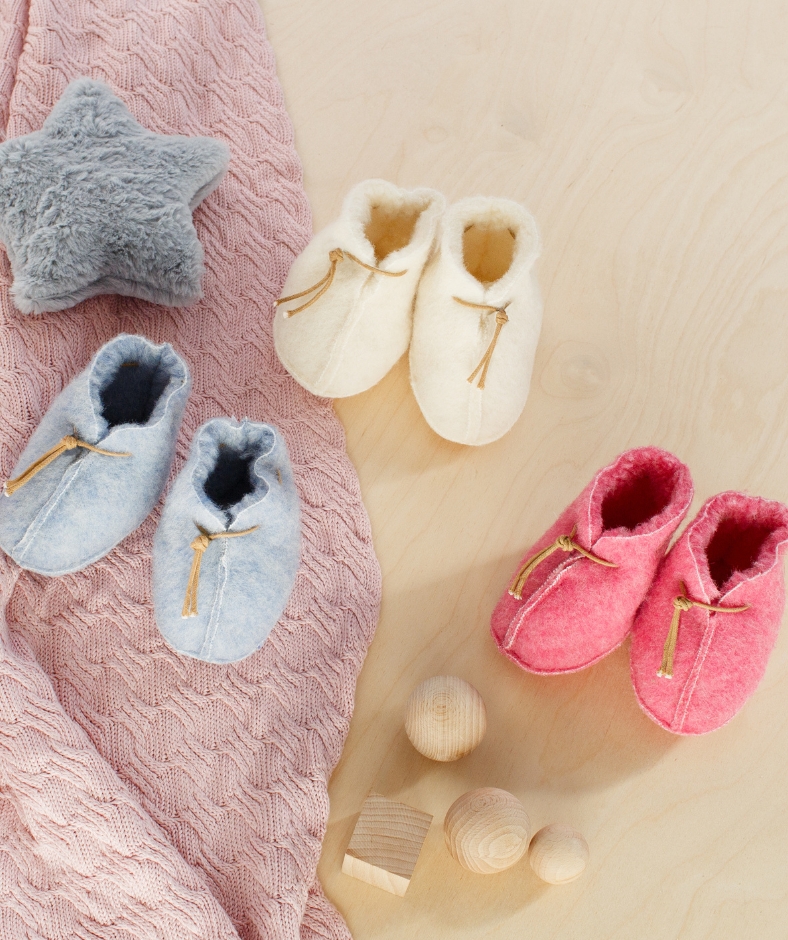 Woolen Boots again for Children in blue colour